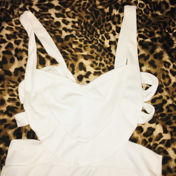 All white everything ❄️ - Picture 4 of 5